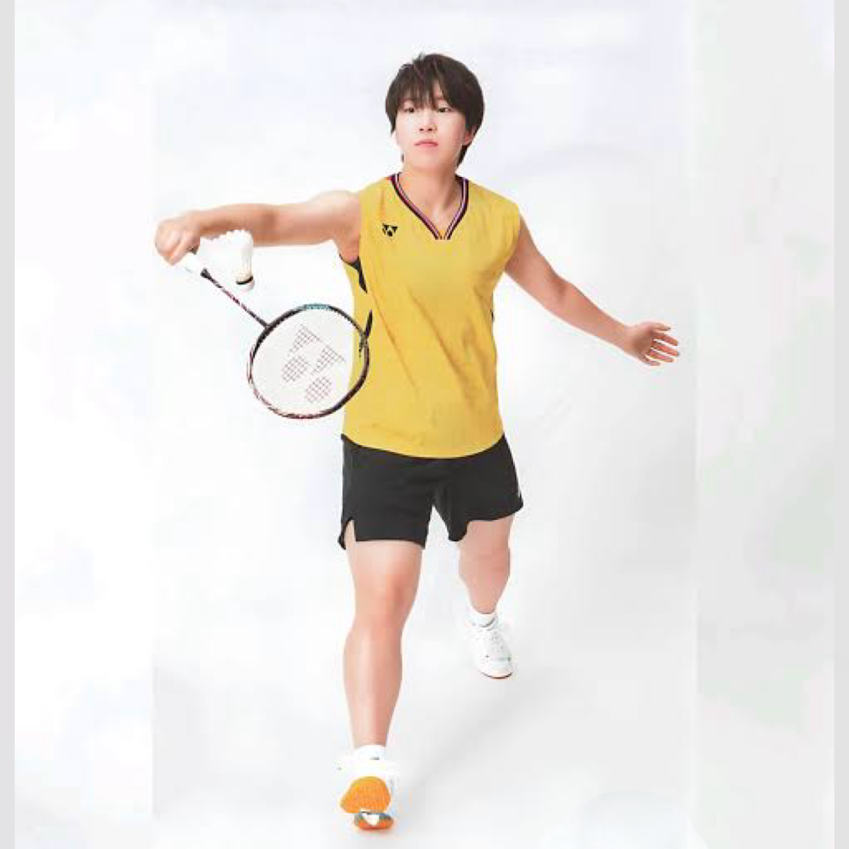 YONEX Japan National Team Akane Yamaguchi Women's Crew Neck Shirt 20917YX Bright Golden Yellow